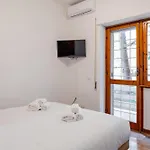 Six Comfort House - Style And Comfort
