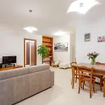 Six Comfort House - Style And Comfort